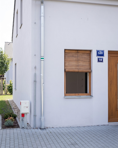 Kültéri fa ablakroló - barna